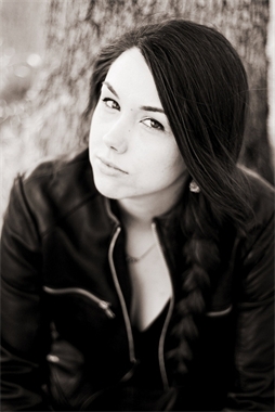 Tess Sharpe | Hachette UK